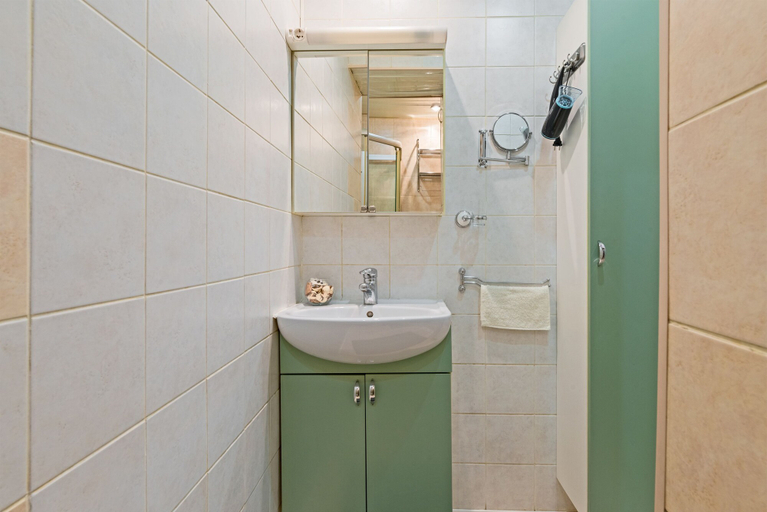 Bathroom 3, Spb2Day Vosstaniya 3-5, Sankt-Peterburg gorsovet