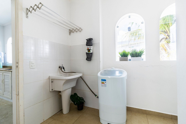 Bathroom 3, Casa a 50m da Praia com Churrasqueira, Itanhaém