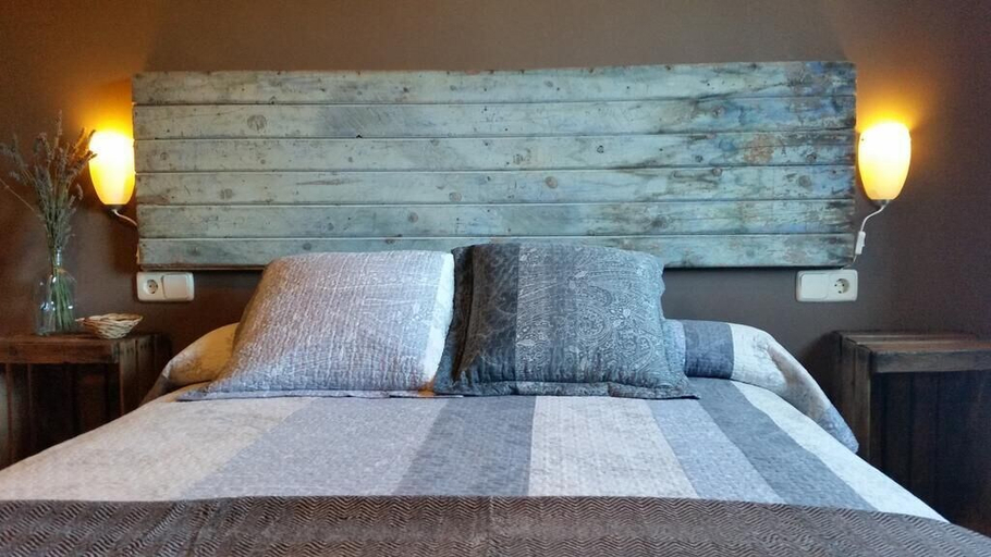Bedroom 2, Hostal Xalet Refugi Pere Carné - Hostel, Girona