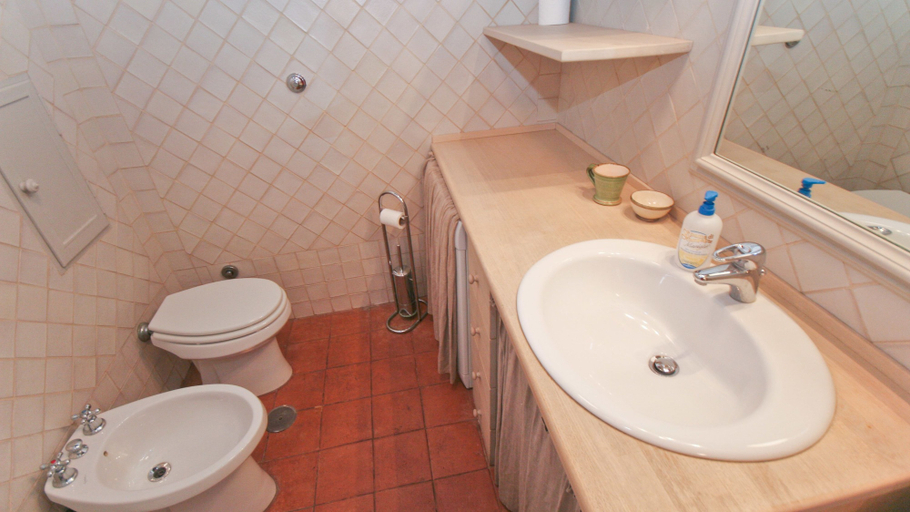 Bathroom, Rental in Rome Leonardo da Vinci, Rome