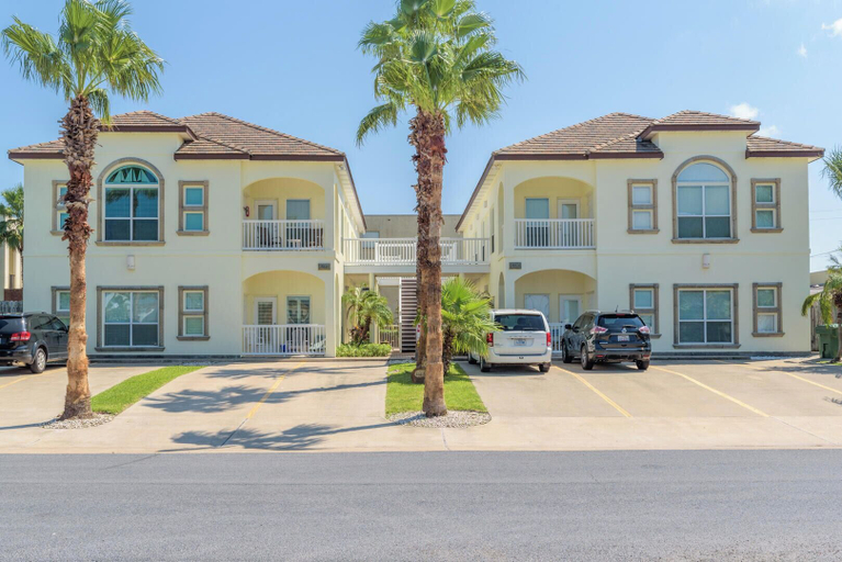 Exterior & Views, Large Condo Close to Beach With Semi-private Pool!, Cameron