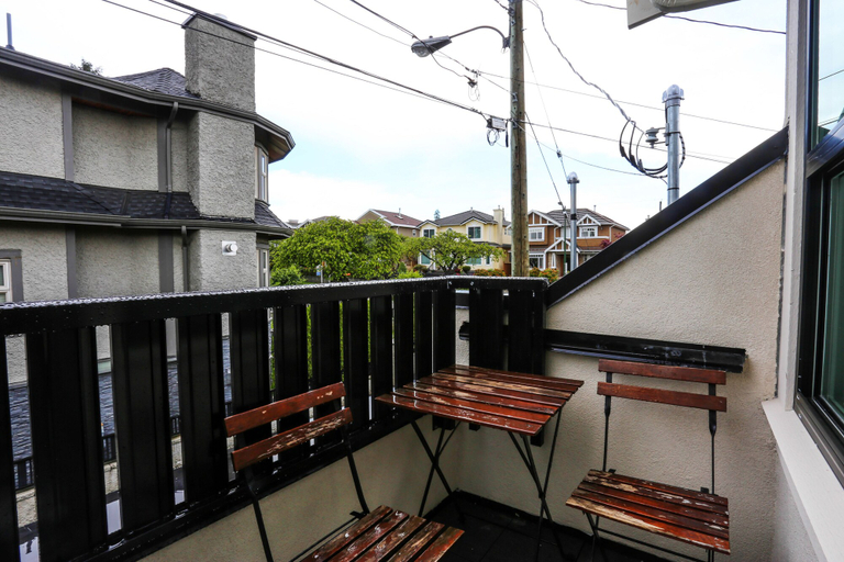 Others 4, Tasteful 2 Bedroom Suite near Marine Gateway by Elevate Rooms, Greater Vancouver