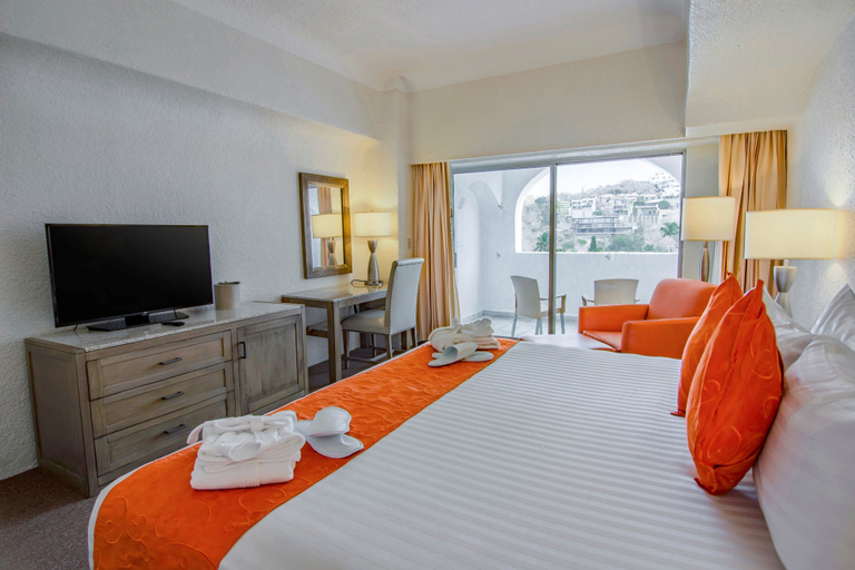 Bedroom 3, Tesoro Manzanillo All Inclusive, Manzanillo