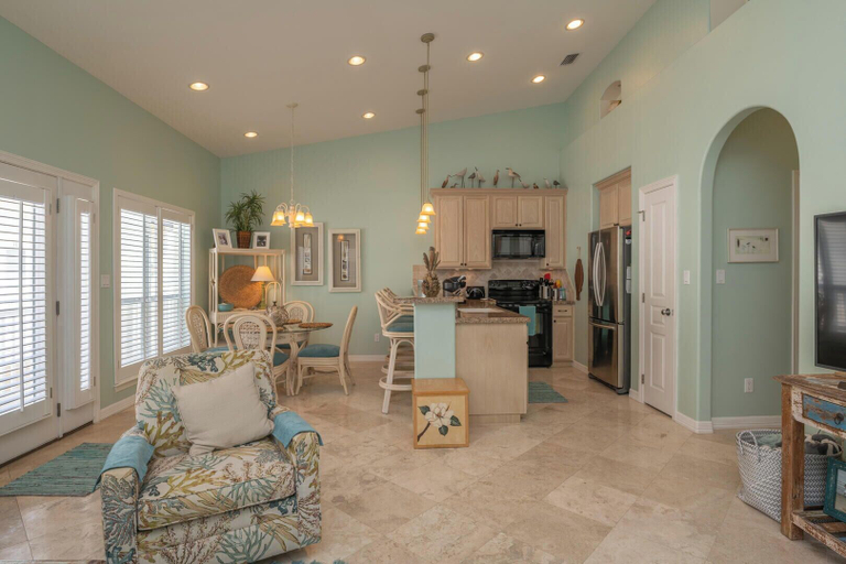 Others 5, Large Condo Close to Beach With Semi-private Pool!, Cameron