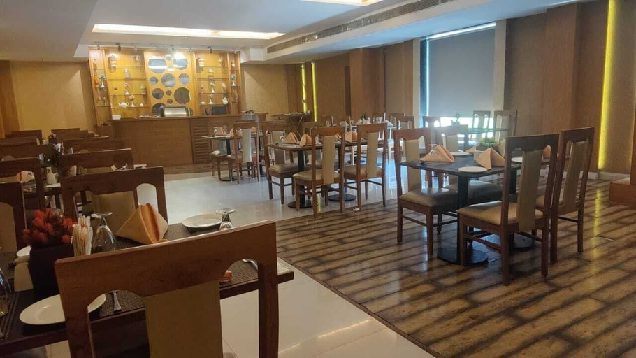 Food & Drinks 3, Hotel Kanha's Palm Springs, Bhopal