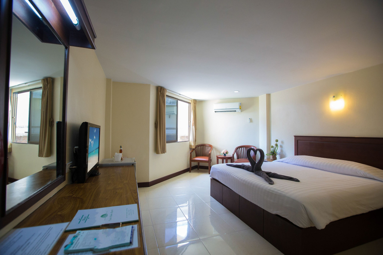 Bedroom 2, Twin Palms Resort, Pattaya