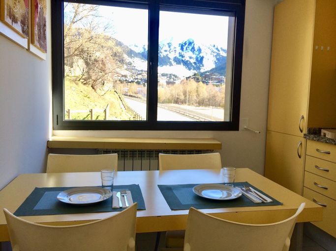 In-room dining 4, Unike Apartments Tarter
