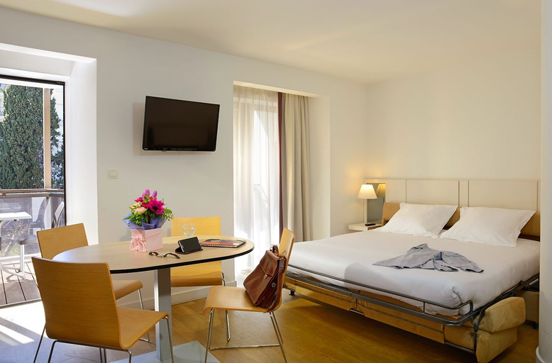 Bedroom 2, Residéal Premium Cannes, Alpes-Maritimes