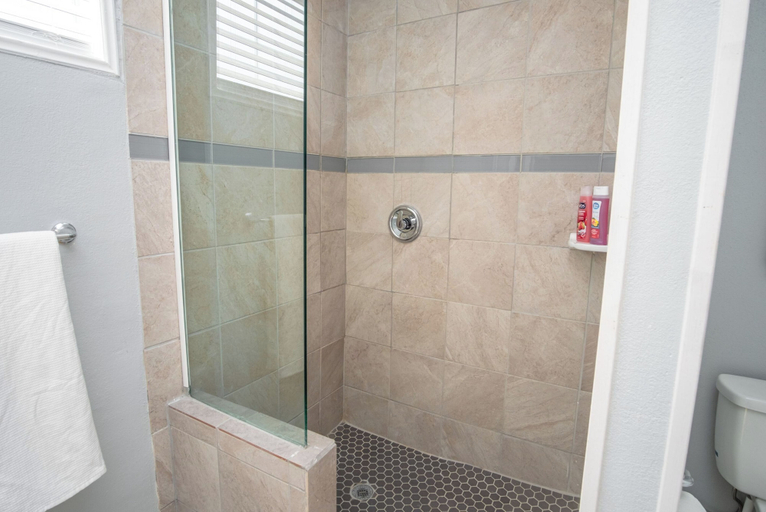Bathroom 3, Classic 1br/1ba Charming Apt w/ Modern Upgrades, Bexar