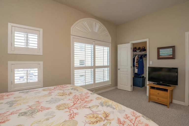 Bedroom 3, Large Condo Close to Beach With Semi-private Pool!, Cameron