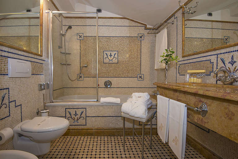 Bathroom 4, Liberty Hotel, Catania