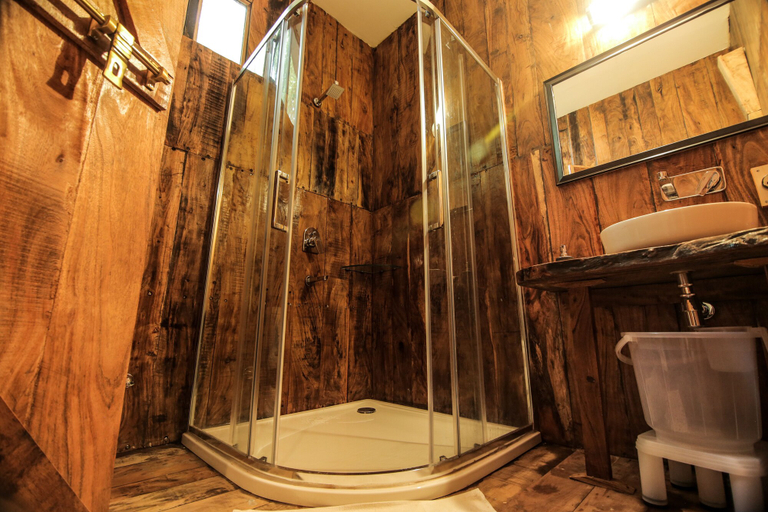 Bathroom 5, Mogli Resorts Kanha, Mandla
