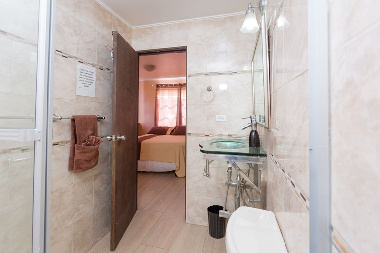Bathroom 3, New Kingston Guest Apartments II