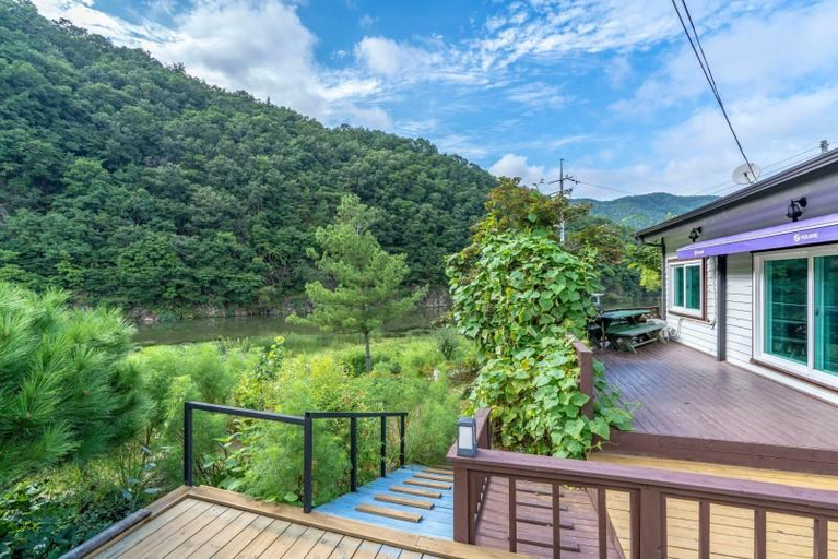 Others 5, Boeun Supsogui Hayan Pension, Cheongwon
