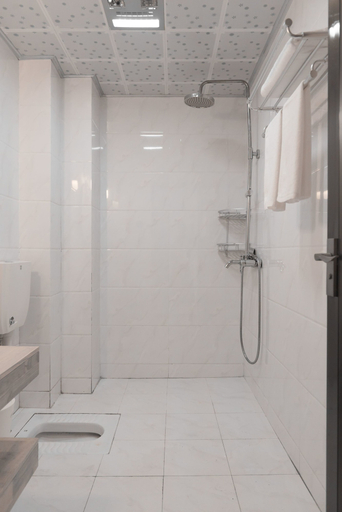 Bathroom 2, Qing Apartment Spring Heartbeat, Chongqing