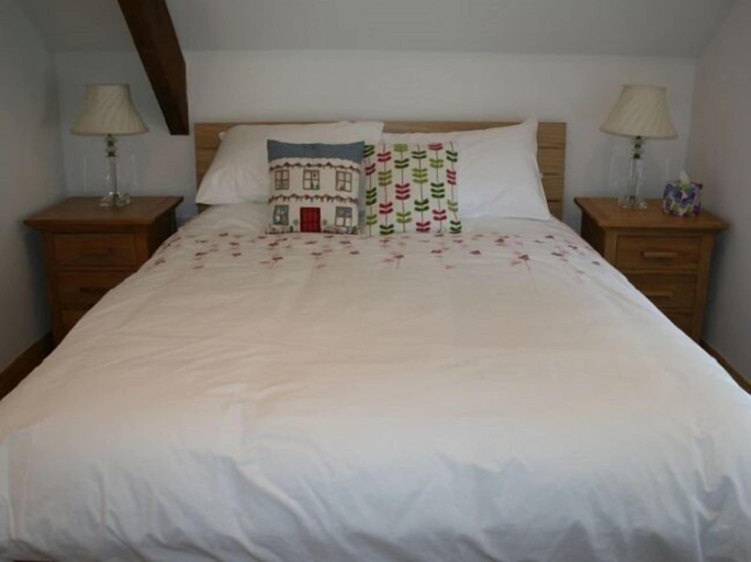 Bedroom 2, Glen Lodge Self Catering, Somerset