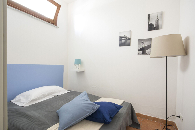 Bedroom 2, JOIVY Red Terraced Apartment, Pisa
