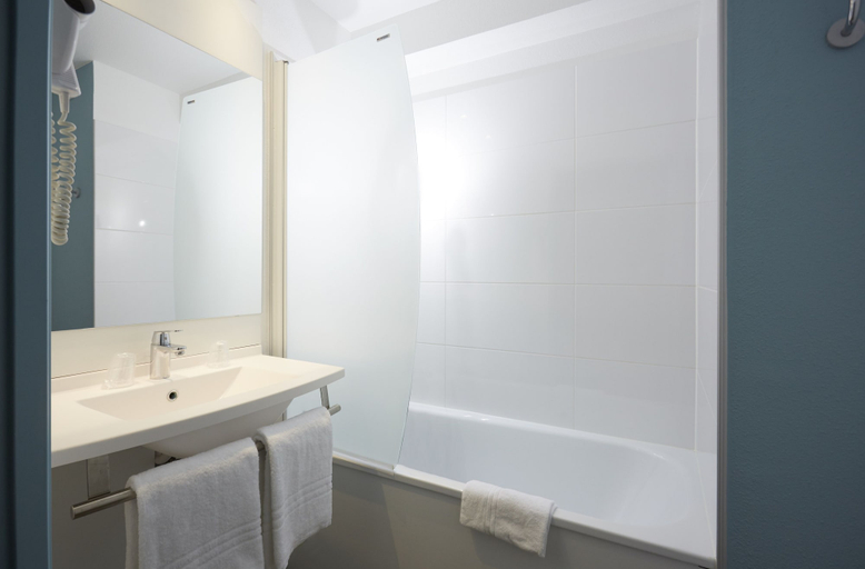 Bathroom 4, Hôtel Baudouin, Nord