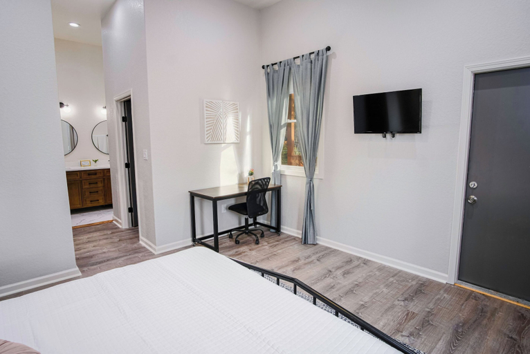 Bedroom 2, Magnificent 4BR Near Famous Riverwalk and Downtown, Bexar