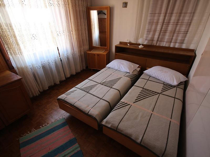 Bedroom 5, Comfortable Apartment, Close to the Beach, Zadar