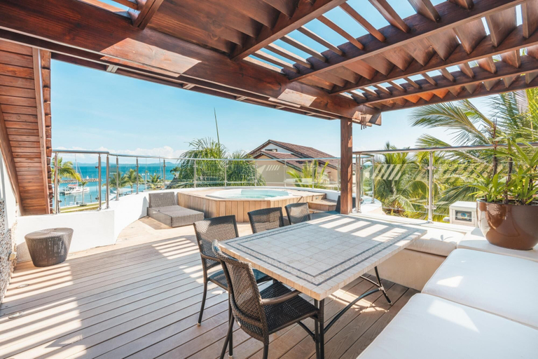 BBQ/picnic area, Penthouse w Jacuzzi and Ocean View Puerto Bahia