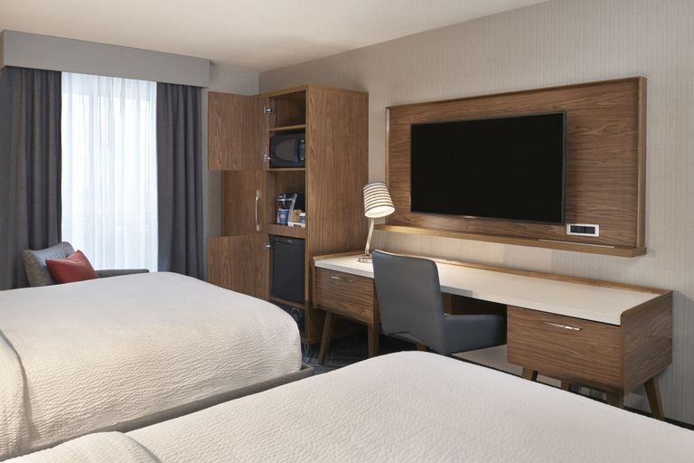 Bedroom 4, Four Points by Sheraton Hamilton - Stoney Creek, Hamilton
