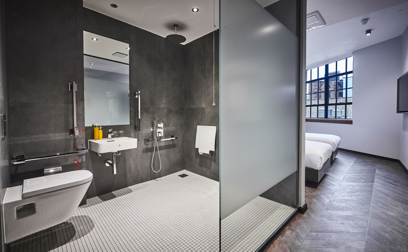 Bathroom 3, New Road Hotel, London