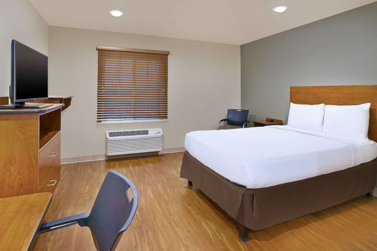 Bedroom 3, WoodSpring Suites Columbus Urbancrest, Franklin