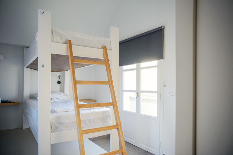 Bedroom 3, Central Oia Hostel, South Aegean