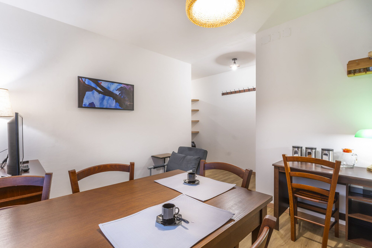 In-room dining 3, Modern APT in Tarvisio - 2 steps from the cycle route, Udine
