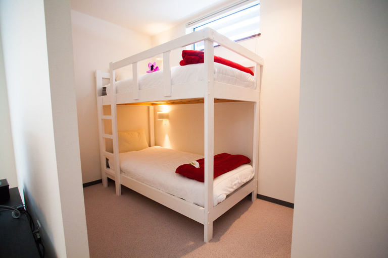 Bedroom 2, Toshokan, Kutchan