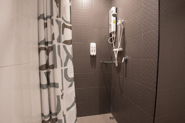 Bathroom 4, Socool Grand Hotel, Nang Rong