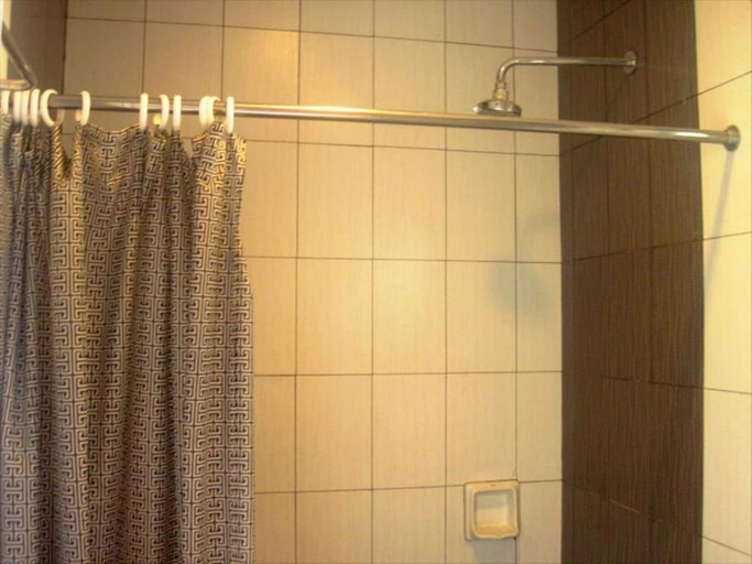 Bathroom 4, Heilee's Guest House, General Santos City