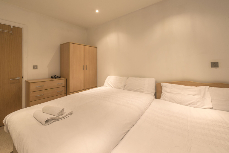 Bedroom 2, Piccadilly Gardens, Manchester