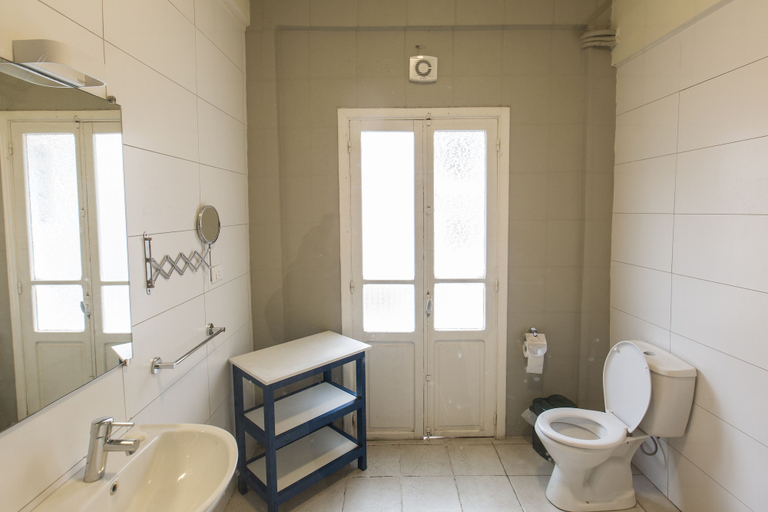 Bathroom 5, The Grand Meshmosh Hotel, Beirut