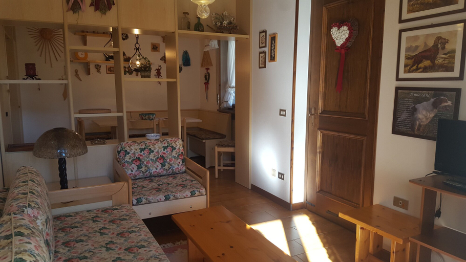 Living area 5, Casa Fontanella, Belluno