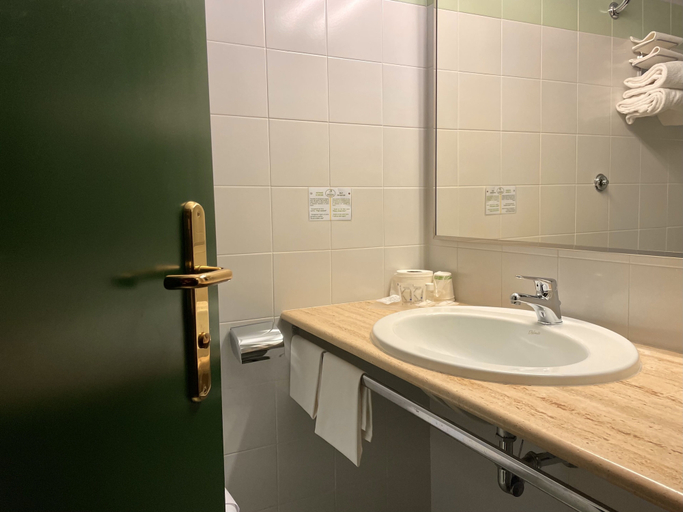Bathroom 5, Hotel Meeting Santacroce, L'Aquila