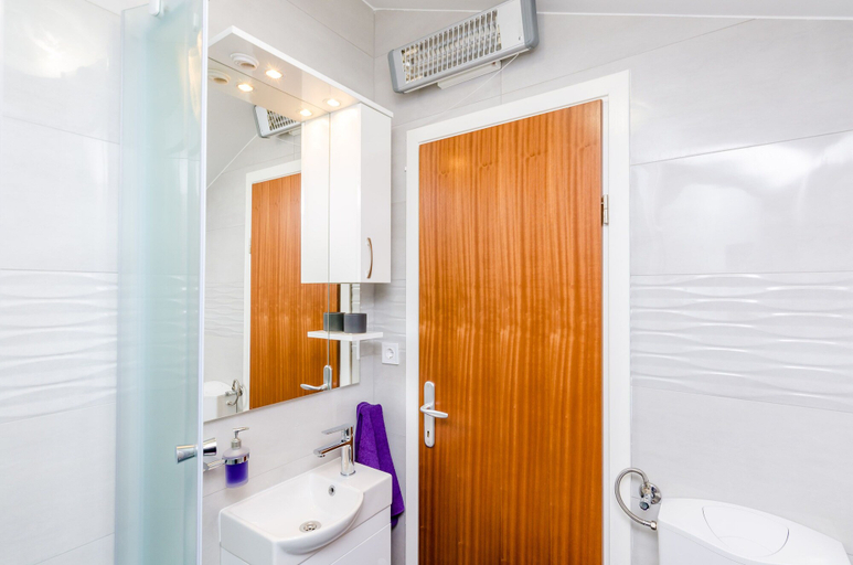 Bathroom 4, Apartments La Luna, Dubrovnik