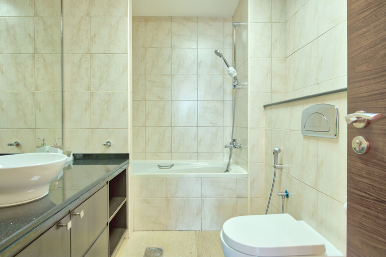 Bathroom 4, Luton Vacation Home The Torch, Dubai
