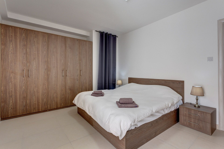 Bedroom 3, Cosy 1BR Apartment in a Central Location