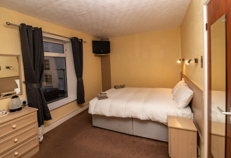 Bedroom 5, The Starlux Hotel, Blackpool