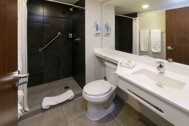Bathroom 4, City Express by Marriott Tijuana Insurgentes, Tijuana