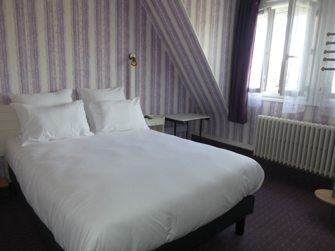 Bedroom 3, Hôtel de France, Calvados