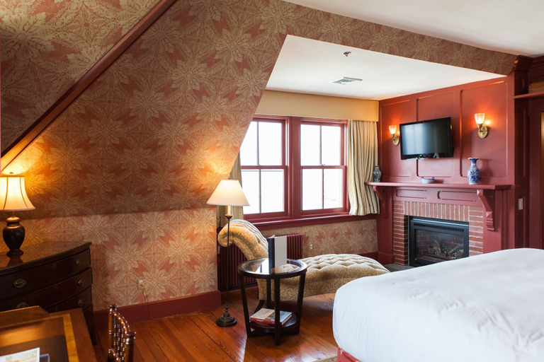 Bedroom 2, Castle Hill Inn, Newport