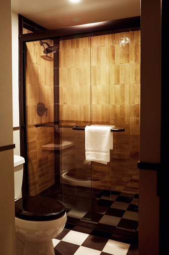 Bathroom 5, Berkshires Untold, Berkshire