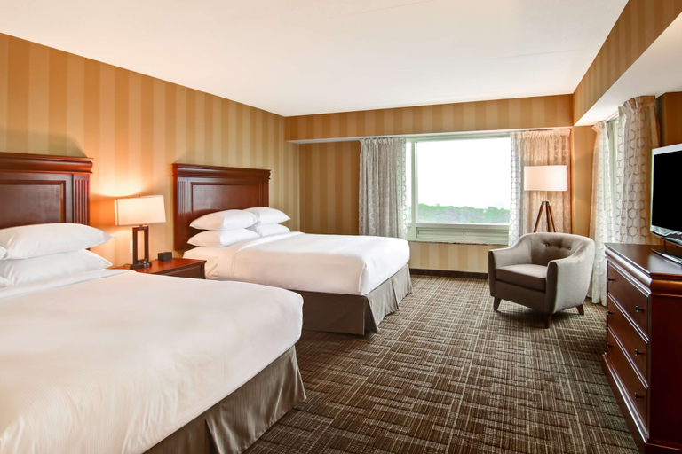 Bedroom 3, DoubleTree Fallsview Resort & Spa by Hilton Niagara Falls, Niagara