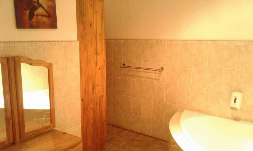Bathroom 3, D & H Guesthouse, Ehlanzeni