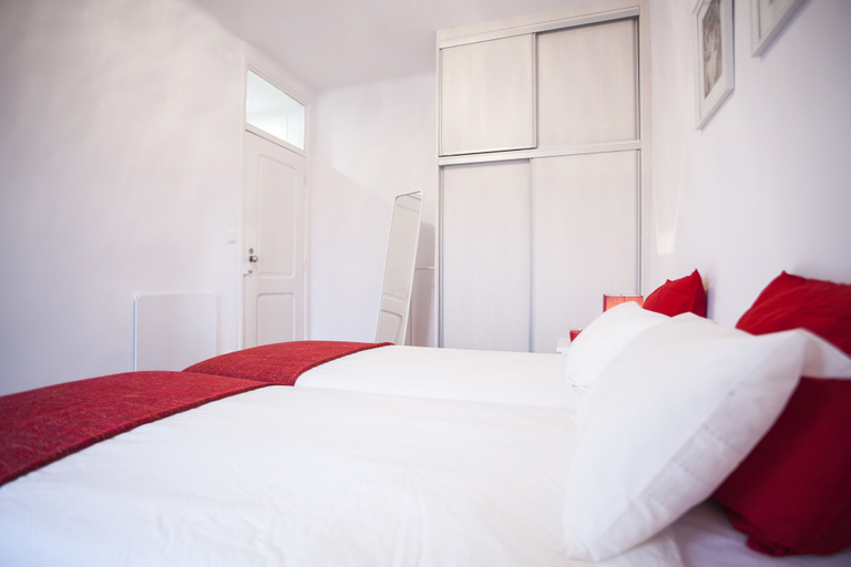 Bedroom 3, Breathtaking River View in Alfama, Lisbon