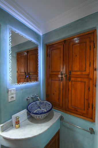 Bathroom 4, Riad Berenssi, Marrakech