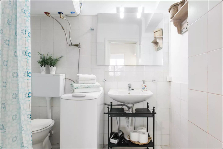 Bathroom 4, Nephiria, Back to Tradition, In the heart of Plaka, Attica